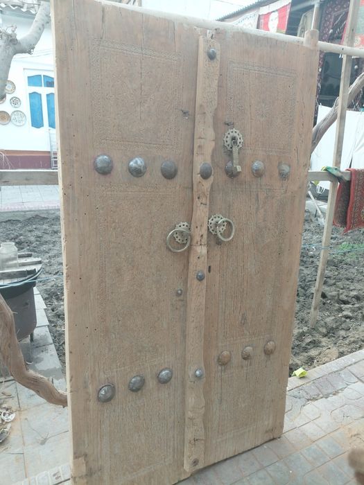 Продаётся старинная дверь