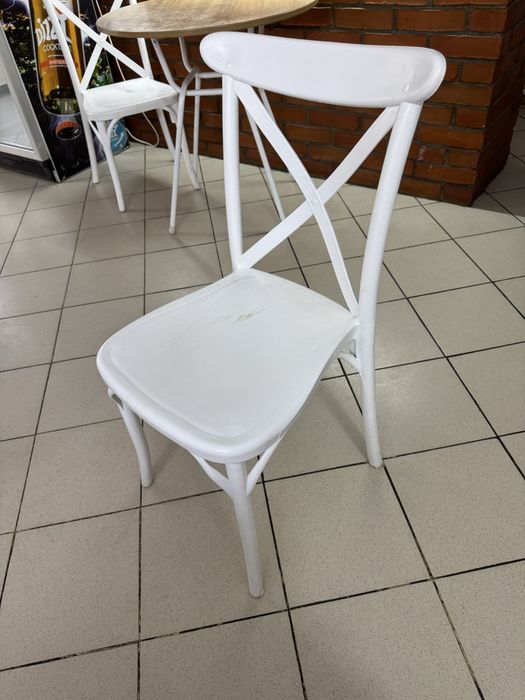 Продам столы и стулья для кафе