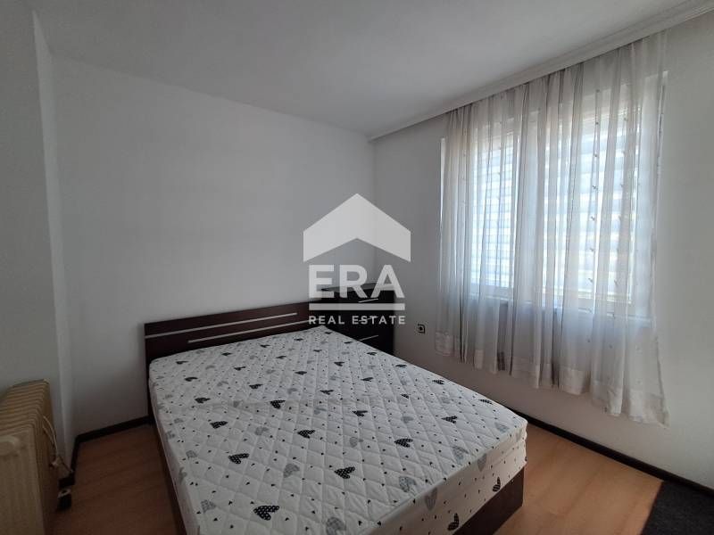 Дава се под наем Четиристаен апартамент в Варна, Лятно кино Тракия - 110 кв.м за 767 € - Снимка #5