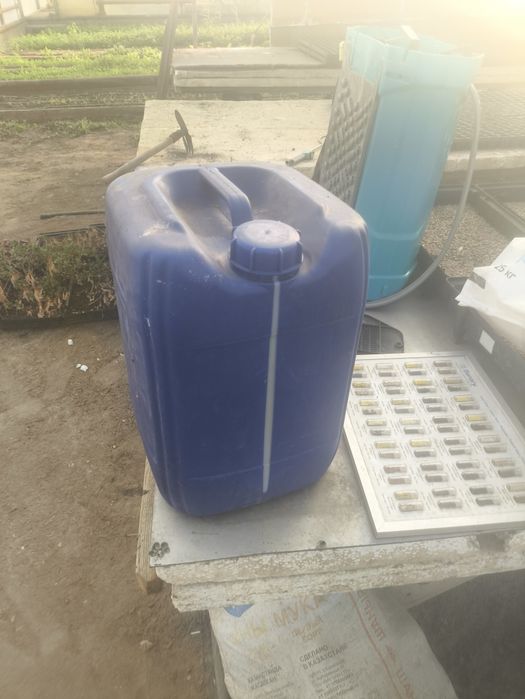 Продам пластиковые канистры
