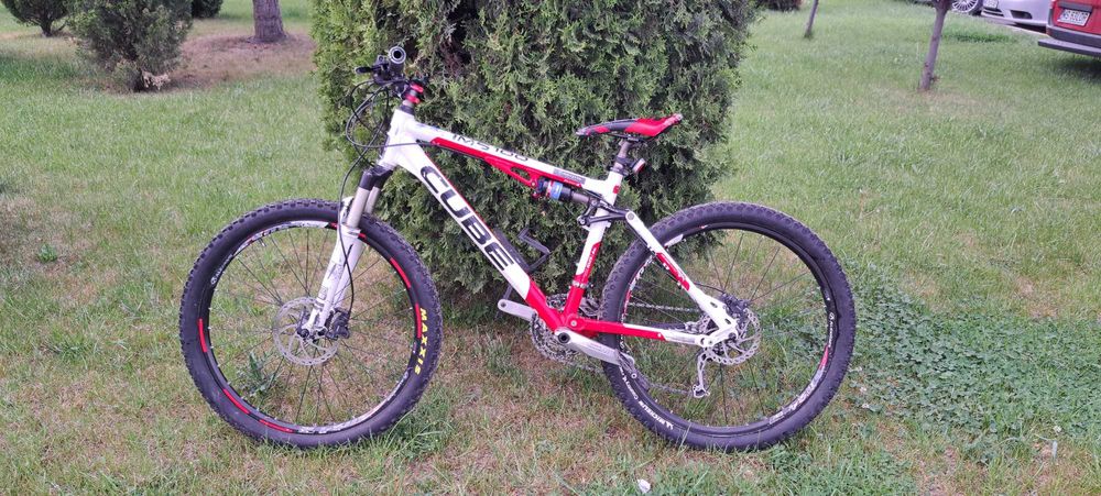 Bicicleta MTB Cube Ams 100