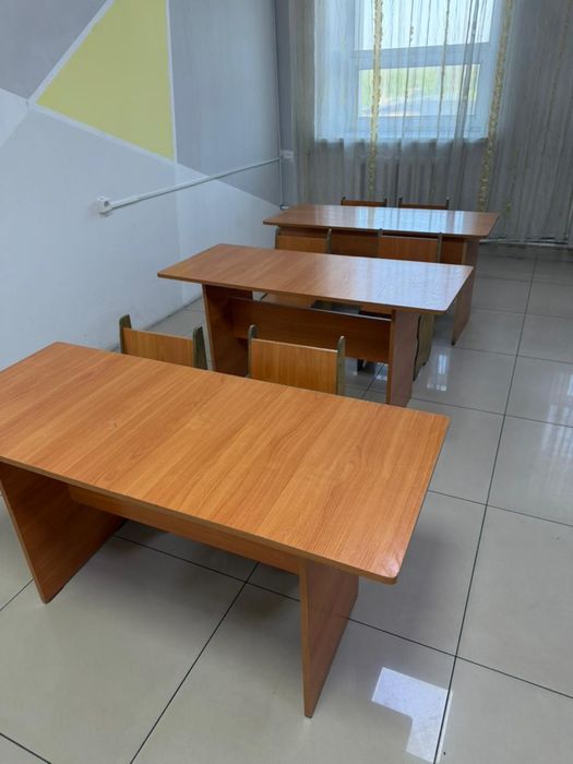 Срочно продам парты и стулья