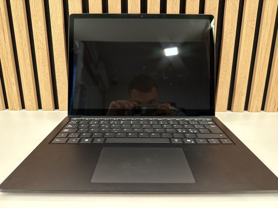 Microsoft Surface 6 / Intel Ultra 7 / 16gb Ram /256Gb Ssd  Touchscreen #59384