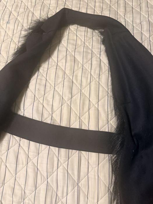 Armani елече с косъм