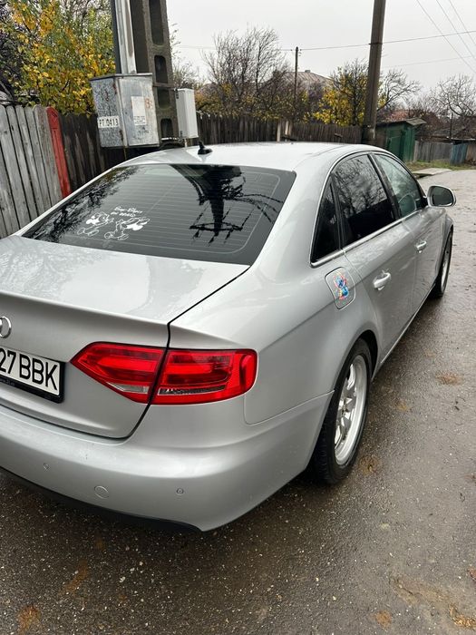 Vând Audi   A4  b8