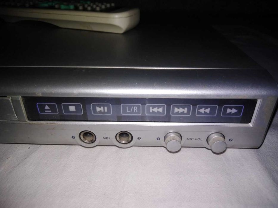 Продам DVD в отличном состоянии-сенсорный