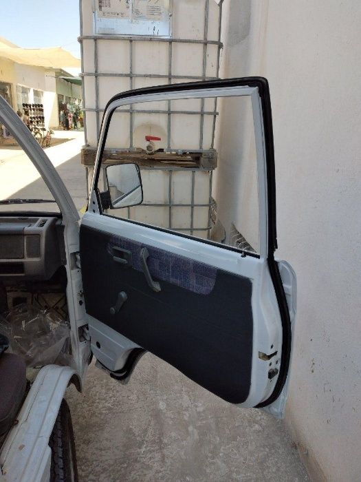 E'lon Damas Van Sotiladi