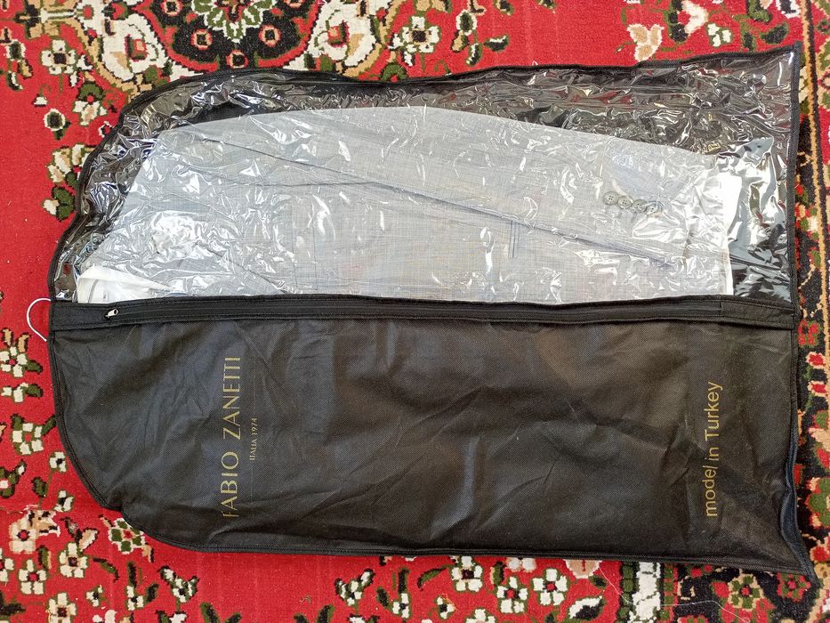 Продается костюм