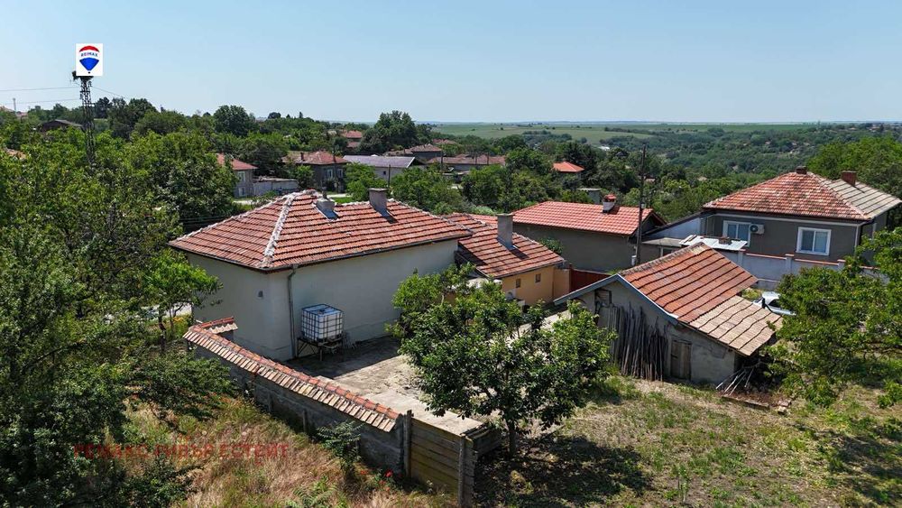 Продава се Къща в с. Тръстеник, Област Русе - 50 кв.м за 900 €/кв.м - Снимка #2