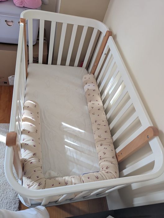 Pachet Patut si comoda bebe - Lemn masiv Fag- Marvis+ saltea Premium- Traumeland