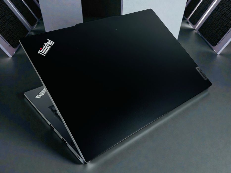 Лаптоп Lenovo ThinkPad E14 Gen 5 WUXGA Ryzen 7 16RAM 512GB AMD Radeon Гаранция!
