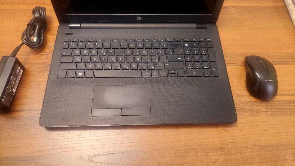 Ноутбук Hp 15-rb006ur. Новая батарея, беспроводная мышь.