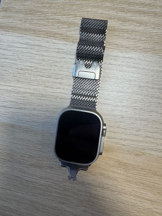 Apple Watch Ultra 2 49mm GPS + Cellular + Apple Titanium Milanese Loop