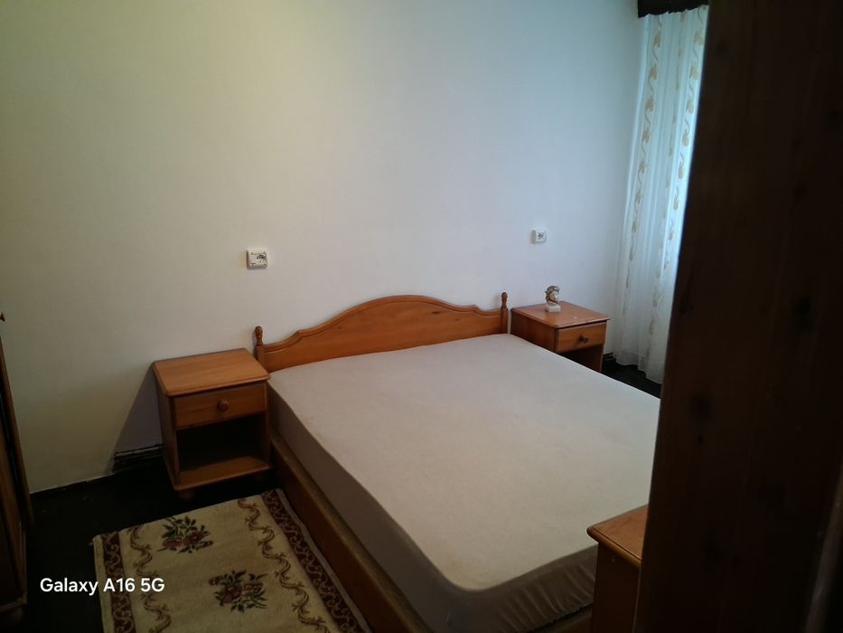 Inchiriez apartament