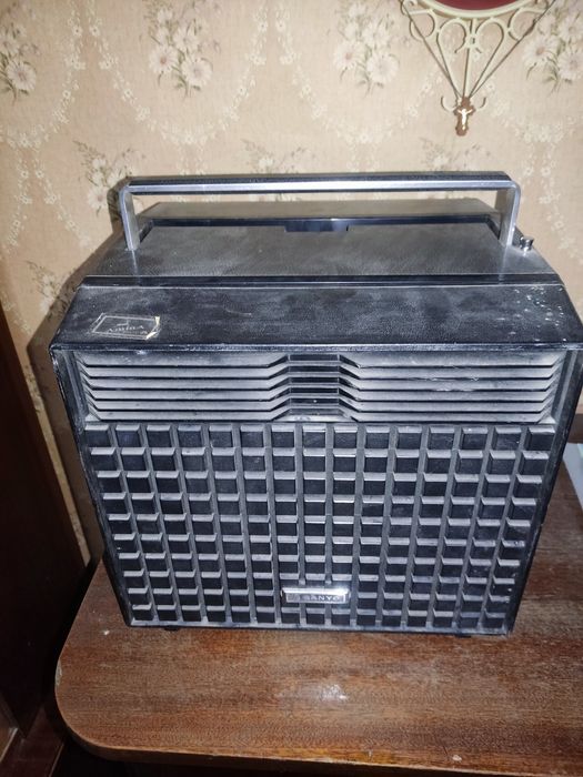 Радиоаппаратура и фото.