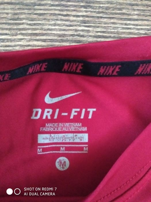 Блузи NIKE, UNDER ARMOUR  цена 20 лв