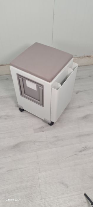 Немска офис метална kaравана ролков контейнер оборудване
AdHoc Caravan