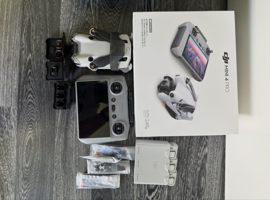 Dji mini 4 pro fly more combo cu accesorii + limita inaltime deblocata