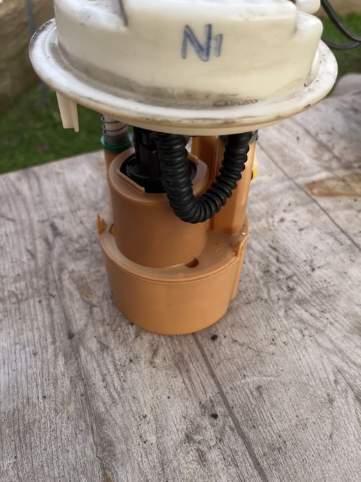 Бензинова помпа за Рено Клио II (1998 – 2005)