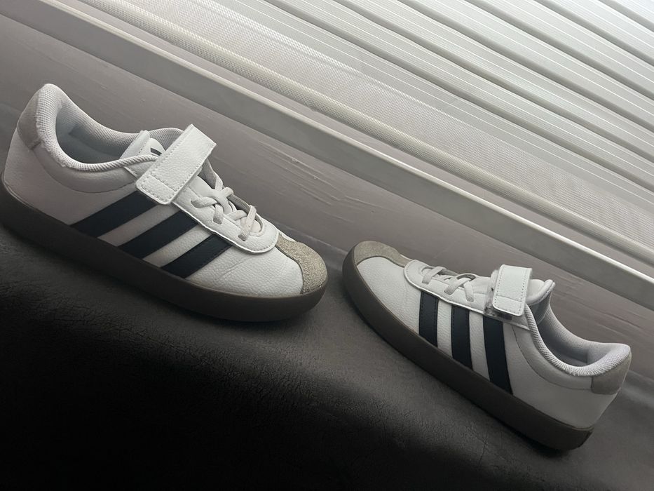 Детски обувки на Adidas 34 номер