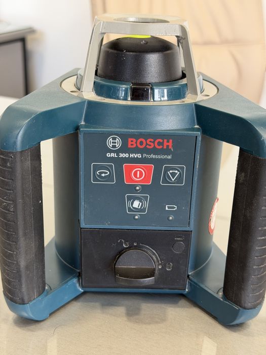 Продавам ротационен лазер Bosch GRL 300 HVG