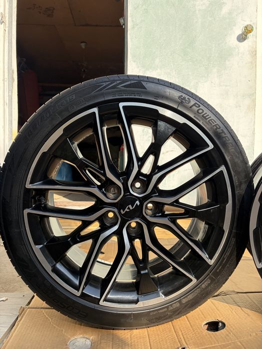 Диски R19 на Kia K5 оригинал 5шт