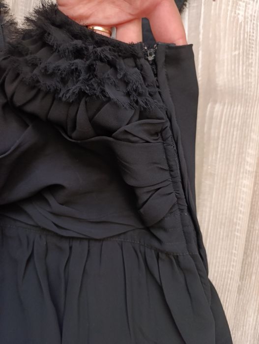 Елегантна черна рокля