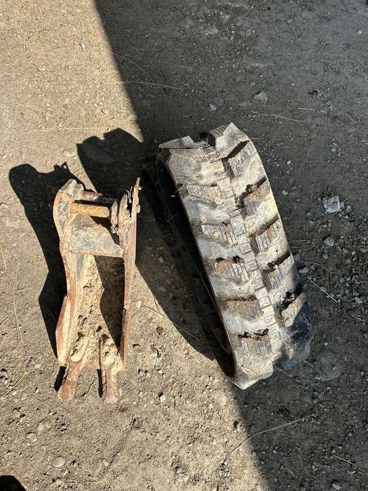 Șenilă S230x48x66 nouă și cupă de 20 cm