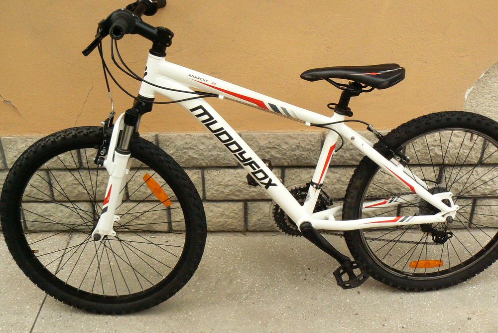 Bicicleta mountain bike de copii Muddyfox 24
