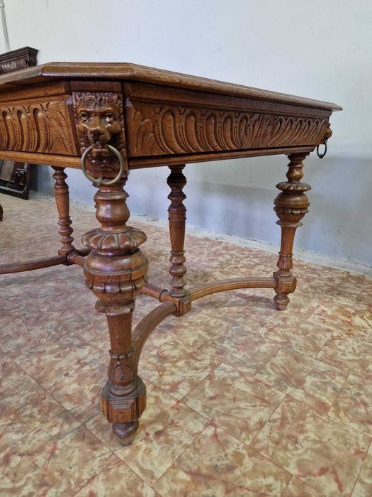Великолепно резбована френска ренесансова трапезна маса