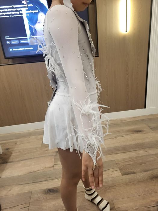 Продам платья для фигурной катание