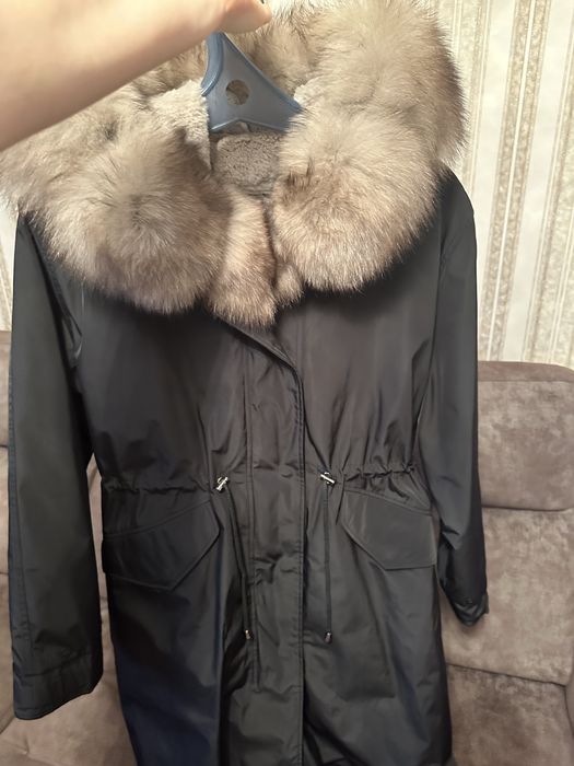 Продам парку женскую