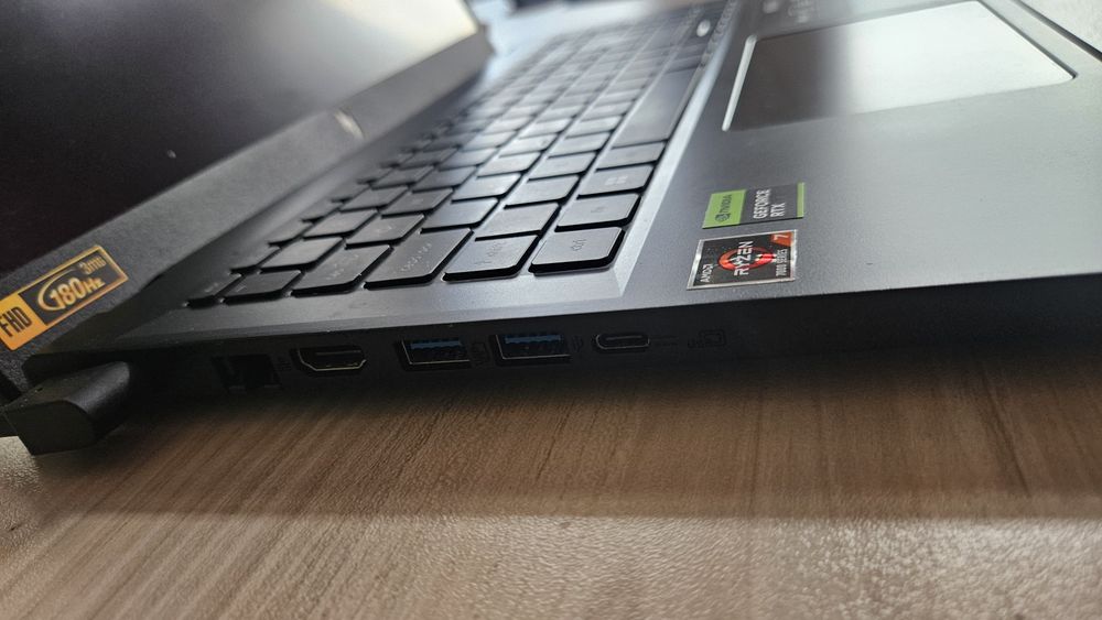 Acer Nitro V15 4060 ryzen 7 16gb
