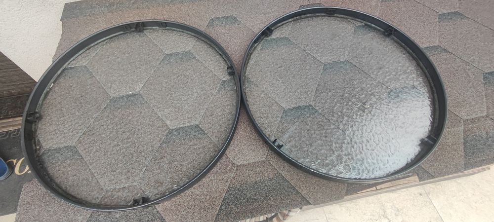 Плот за стъклена маса