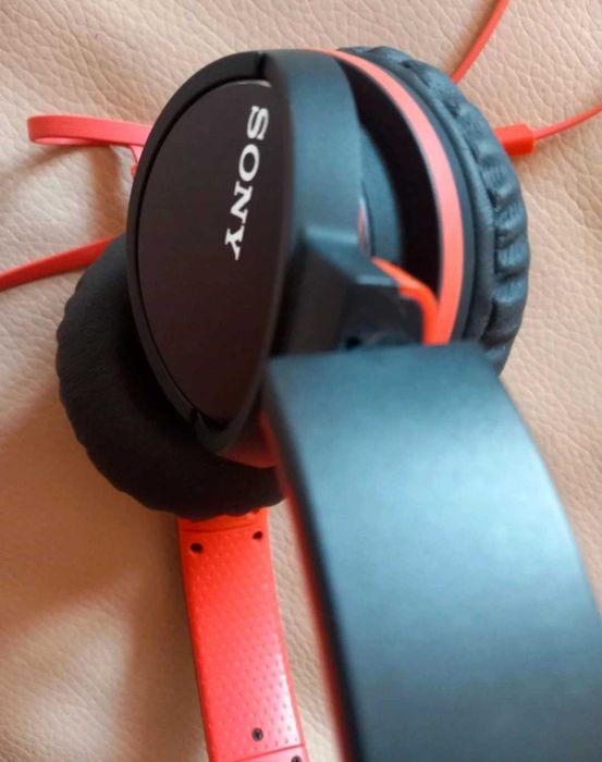 Căști impecabile Sony cu fir