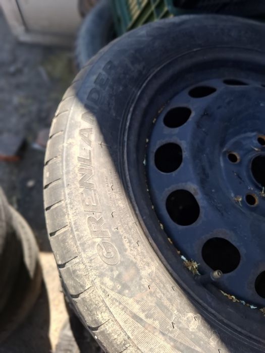 Vand roata rezerva vw passat b6 touran golf 5 are anvelopa 205 55 16 buna