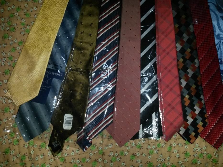 Галстук мужской. Фирменный. Подарок мужской