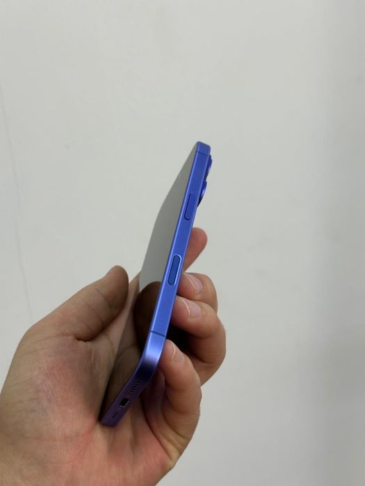 Продам Iphone 16