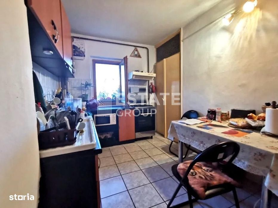 Apartament 3 camere, Zona Dambovita
