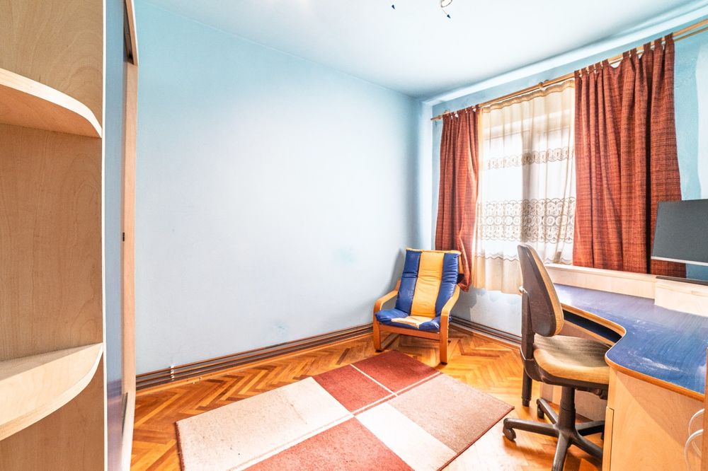 Apartament decomandat 3 camere etajul 1 Vlaicu