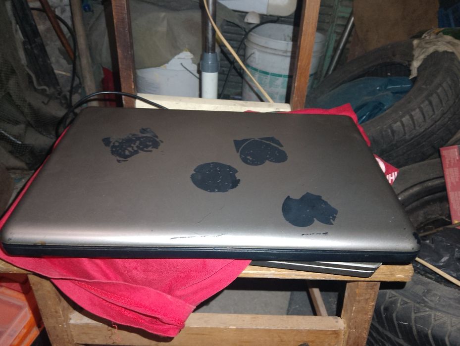 Продавам лаптоп hp653