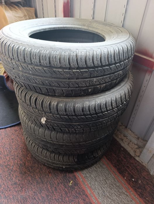 Продам комплект летних шин