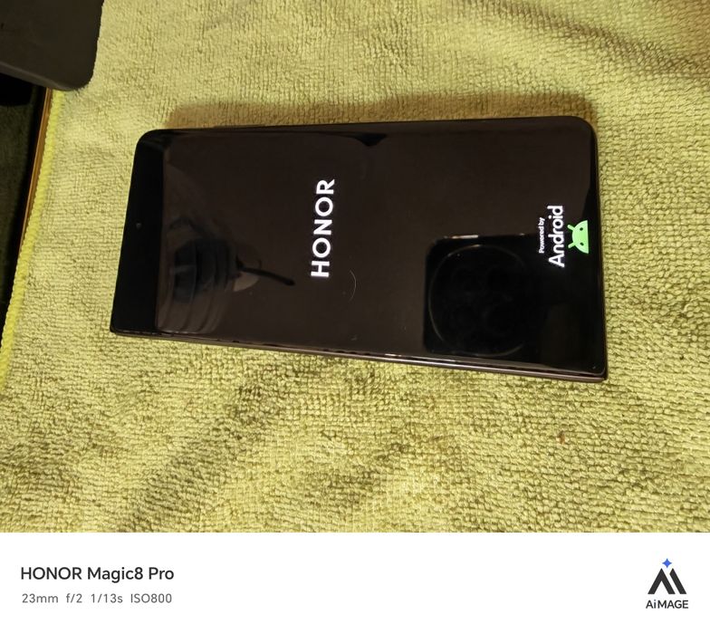 Honor Magic V2 с дефект