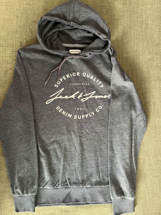 Суитчър за момче тинейджър