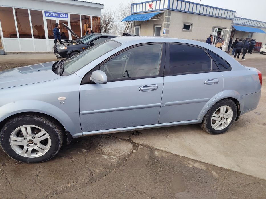 Ласетти сотилади