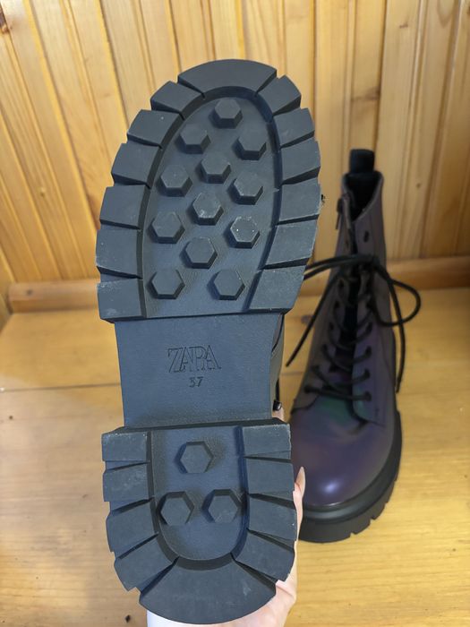 Хамелеонови боти Зара