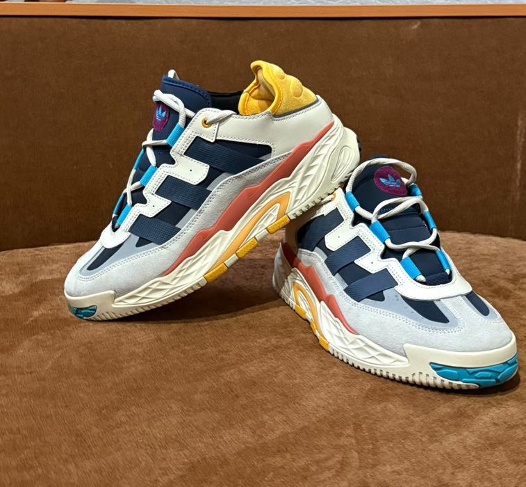 Кроссовки  adidas