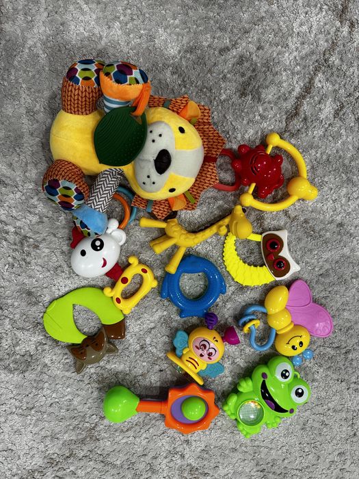 Игрушки и бутылочки за 2000