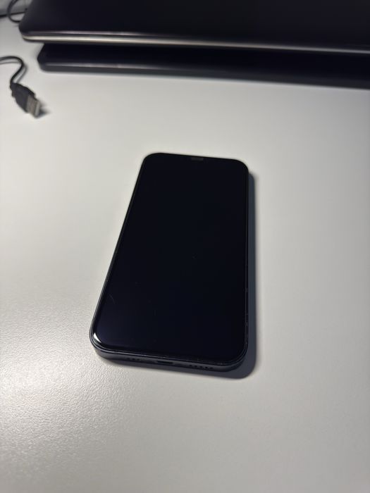 Apple iPhone 12 64GB Midnight Black – Много добро състояние