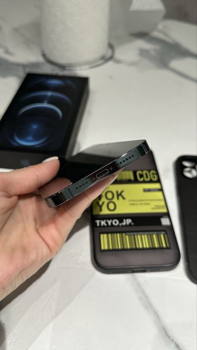 Продам Iphone 12 Pro Max